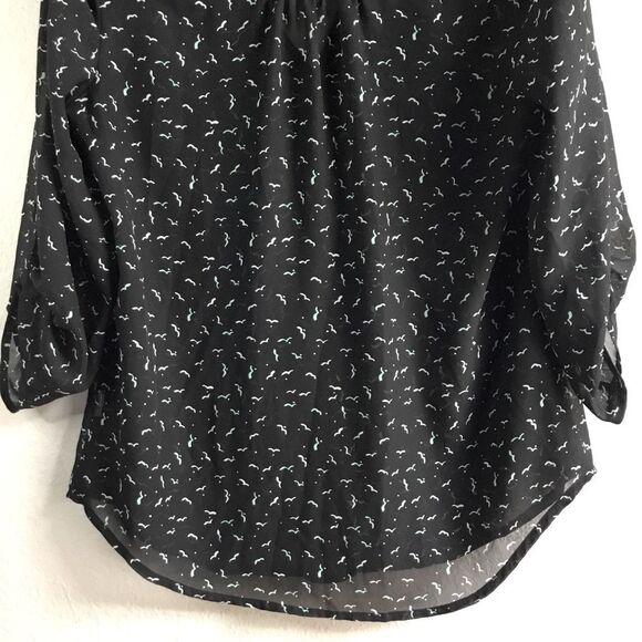 Black semi sheer top with white and green birds all over print v neck floaty szM - Picture 4 of 8